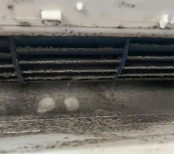 汇川空调吹的风有股烧焦味是怎么回事